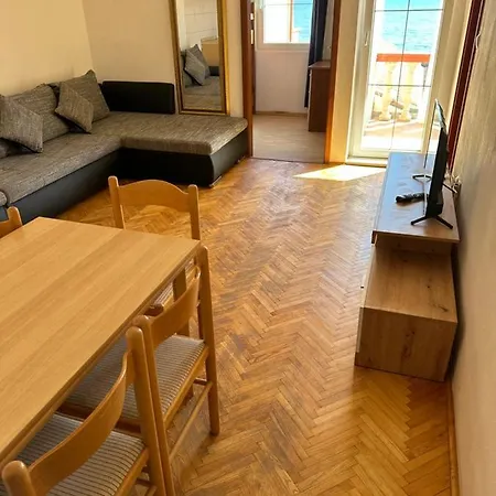 M, 4 Persons - Direct By The Sea, 1st Floor Apartament Ljubač