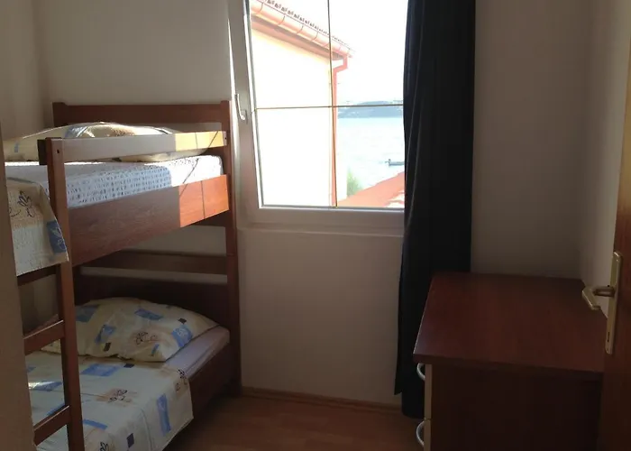4 Persons - Direct By The Sea, 1st Floor شقة *