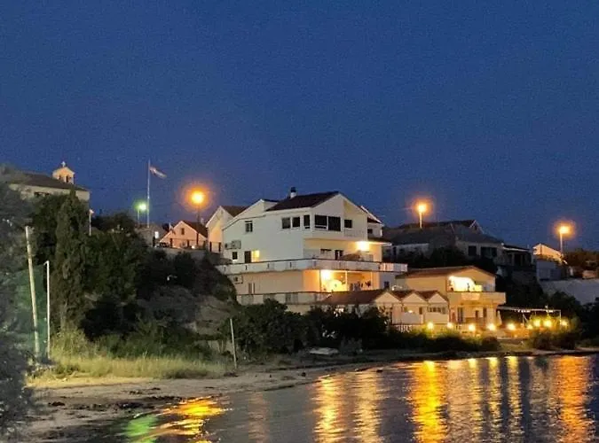 Апартаменты 4 Persons - Direct By The Sea, 1st Floor